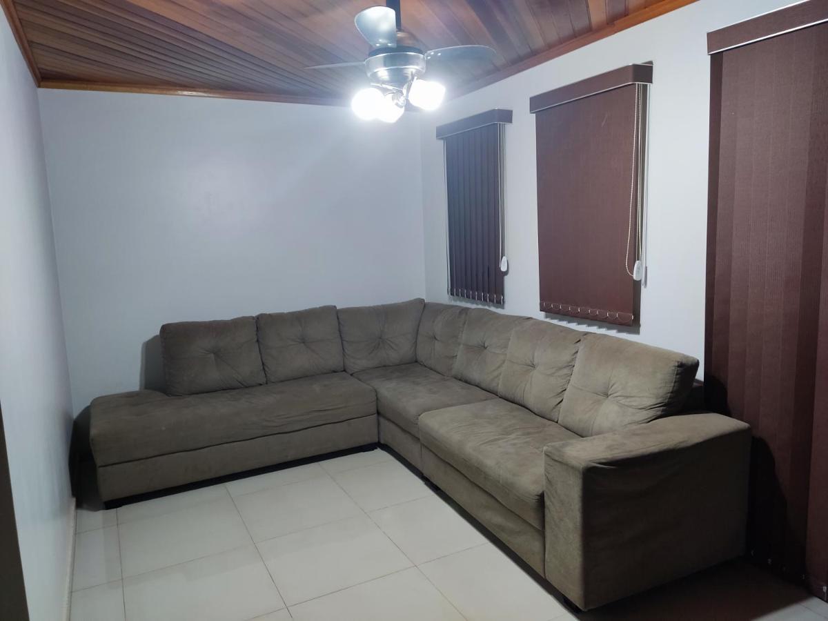 Casa Para Temporada 900 Metros Do Termas Dos Laranjais Villa Olímpia Eksteriør billede